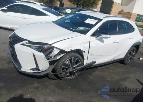 2020 Lexus Ux 200 z USA, uszkodzony, nr VIN JTHX3JBH0L2030346